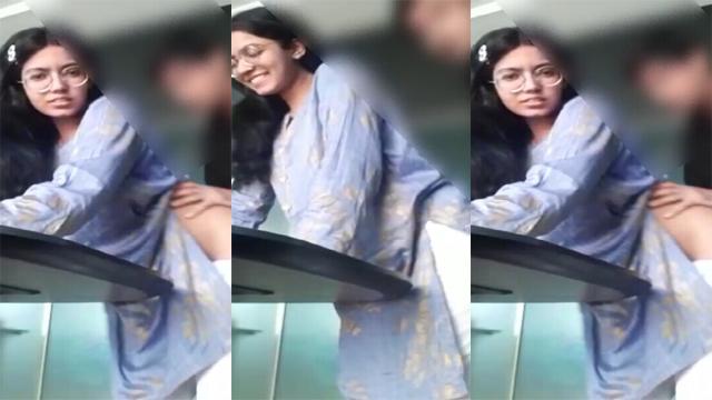 Glasses Horny Teacher Showing & Hard Fucked Video